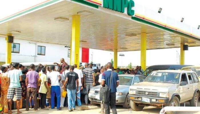 Nationwide fuel scarcity looms as IPMAN gives Nigerian govt ultimatum to clear N100bn debt