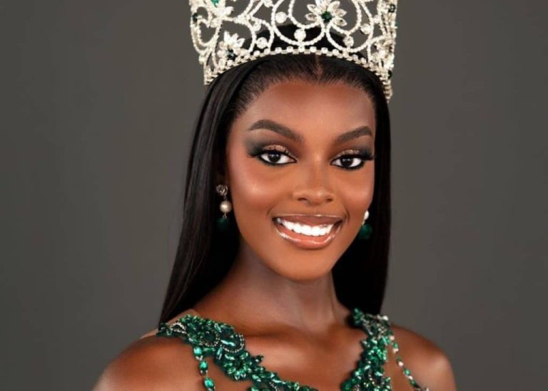 She lamented that she almost quit during the Miss Universe contest.