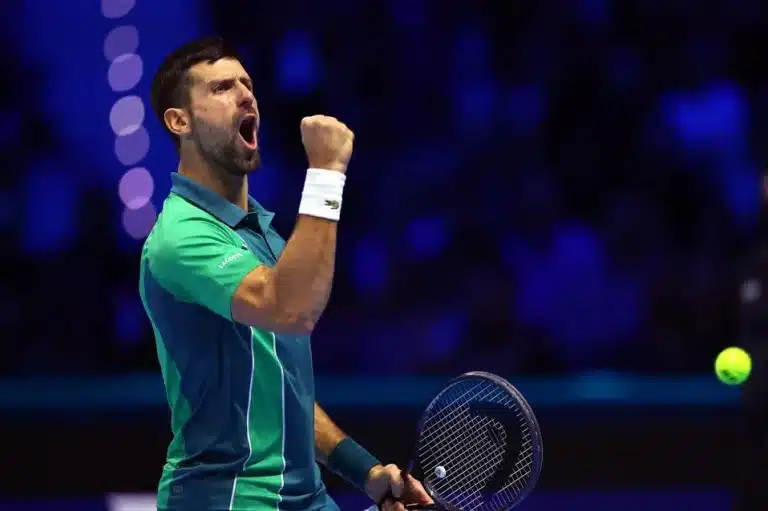 Despite limping due to a problem in his upper left leg during the first set, Djokovic sought treatment off-court and returned with renewed vigour, allowing him to regain control of the match.