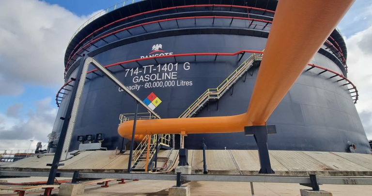 Dangote refinery puts price of petrol at N865/litre