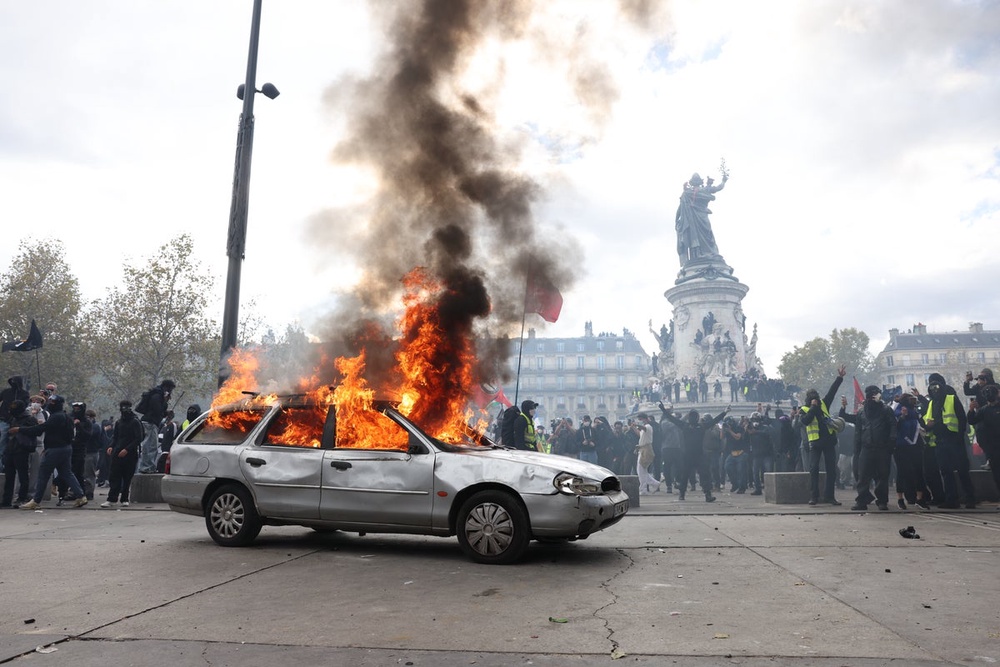 France Extends Curfews as European Cities Face Unrest, Protest Restrictions Tightened